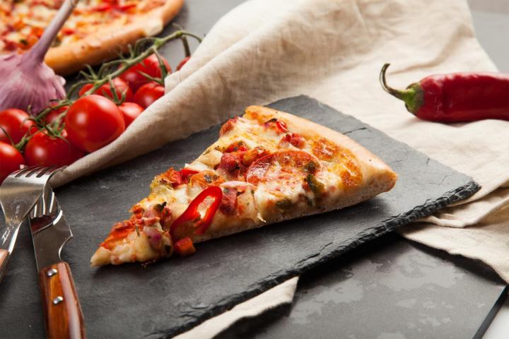Cédez à la tentation de nos pizzas aux saveurs exquises !